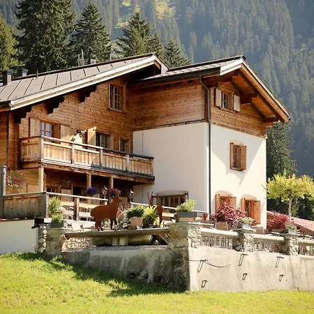 Berghaus Alpenrösli-2